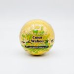 Bombe de bain jaune de la gamme wahou, "une couleur peut en cacher une autre" parfum vanille.